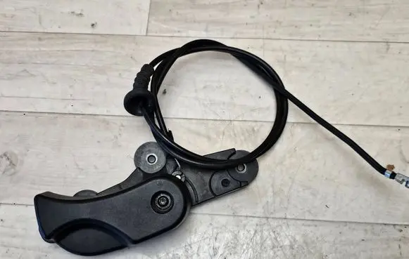 BMW 1 E81 E87 Engine bonnet (hood) release handle 7071707 107021