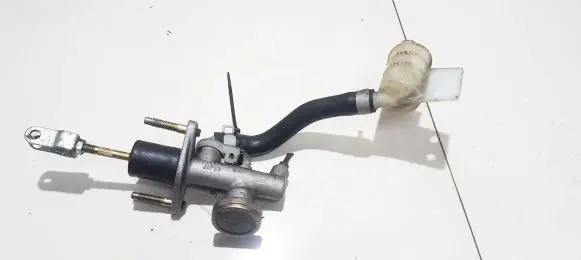 Nissan Almera N16 Master brake cylinder