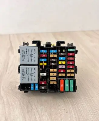 Dacia Duster Fuse module 