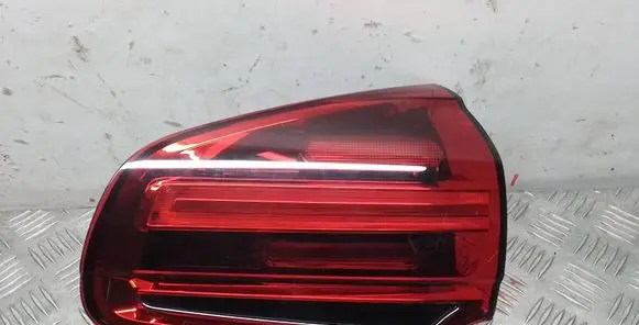 Porsche Cayenne (92A) Tailgate rear/tail lights 7P5945308M