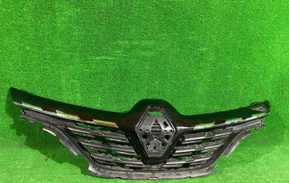 Renault Captur II Front grill
