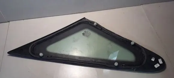 Opel Zafira B Front triangle window/glass E000255