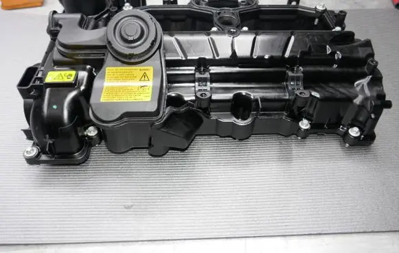 BMW X6 F16 Rocker cam cover 7588412