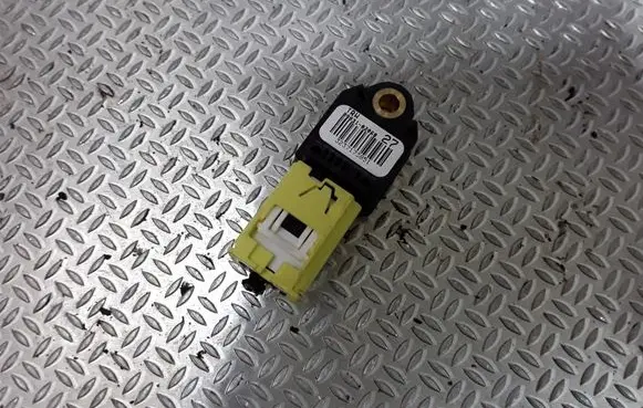 Toyota Auris 150 Airbag deployment crash/impact sensor 8983102060