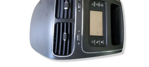 Dodge Journey Radio/CD/DVD/GPS head unit 26777H