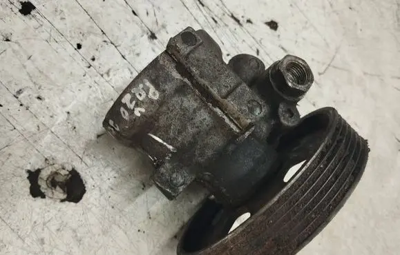 Peugeot 206 Power steering pump 9681227780 2607618