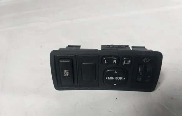 Toyota Avensis T250 Wing mirror switch 777667 183575