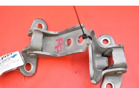 Toyota Auris E180 Front door hinge set 