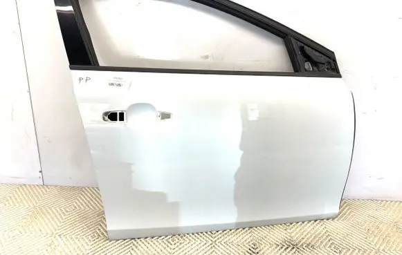 Volvo V40 Front door