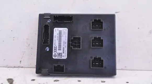 Audi Q5 SQ5 8R Central body control module 8K0907063
