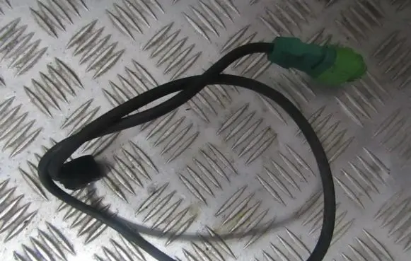 Volkswagen PASSAT B5.5 Detonation knock sensor 07d905377