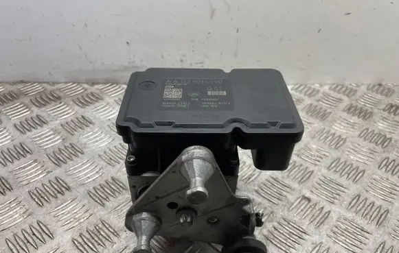 Mercedes-Benz C W204 ABS Pump A1729014000 A1724314212