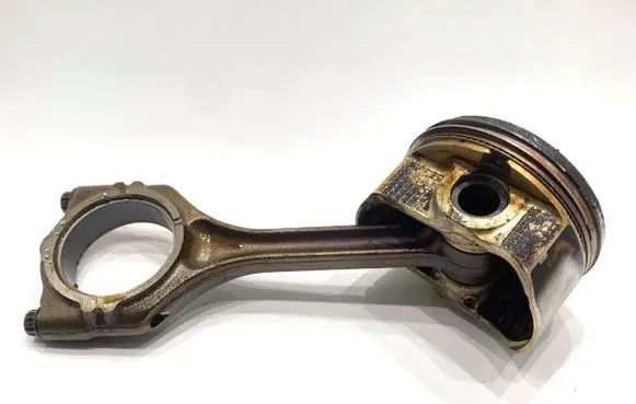 Mitsubishi Outlander Piston with connecting rod 4J11