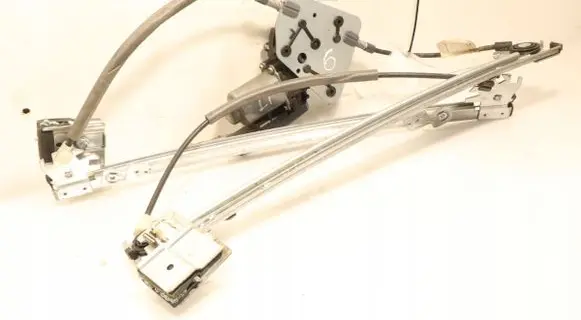 Front window lifting mechanism without motor