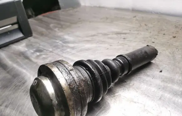 Volkswagen Golf IV Driveshaft inner CV joint 