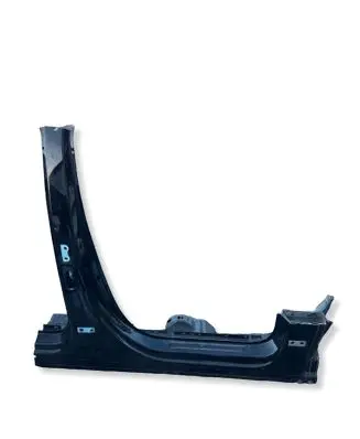 Mercedes-Benz EQA Pillar (middle) 