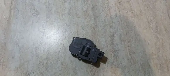 BMW 3 E90 E91 Air flap motor/actuator EFB321