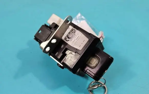 Toyota Corolla Verso E121 Ignition lock 626399-000 IMPRK1367479