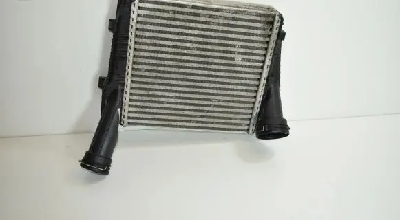 Audi Q7 4L Intercooler radiator 7P0145804A