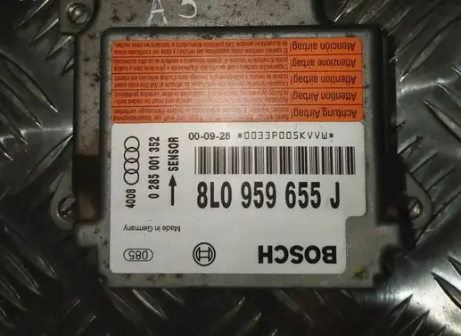 Audi A3 S3 8L Airbag control unit/module 8L0959655J 0285001352 0033P00SKVVW