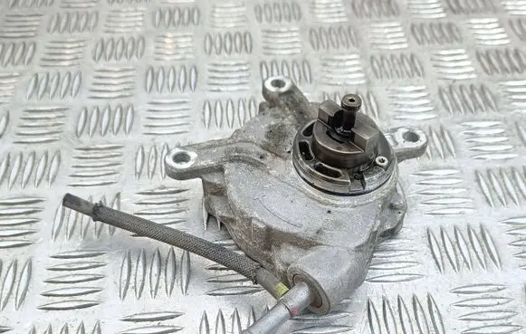 Toyota Avensis T270 Vacuum pump 9226 18021098