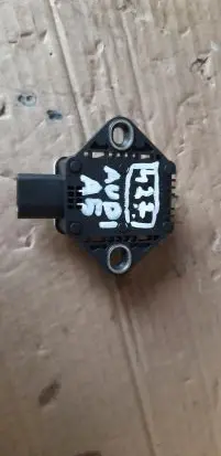 Audi A5 8T 8F ESP acceleration yaw rate sensor 8K0907637C