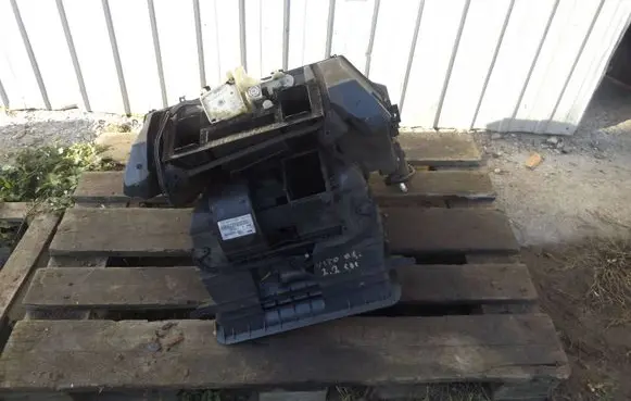 Mercedes-Benz Vito Viano W639 Interior heater climate box assembly housing A639830116KZ