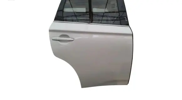 Mitsubishi Outlander Rear door