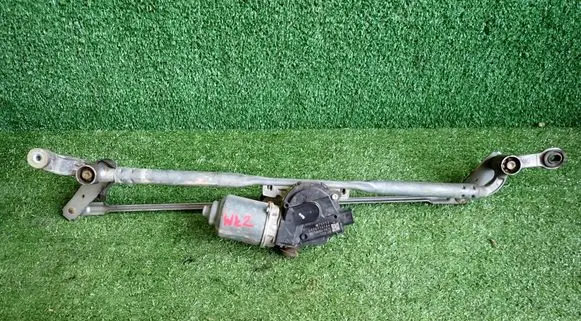 Jeep Grand Cherokee Front wiper linkage and motor 68267701AA