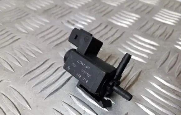 BMW 5 E39 Turbo solenoid valve 2234100 1742712