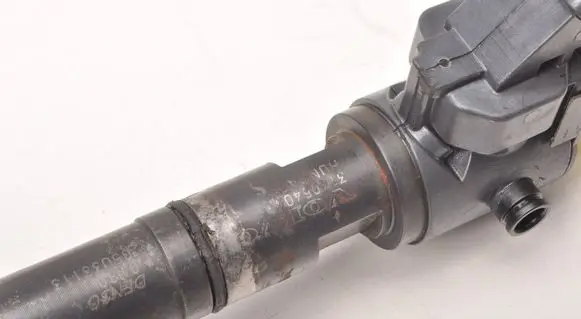 Volvo S90, V90 Fuel injector VEA13-2370010-AAB