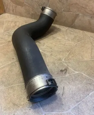 BMW 5 F10 F11 Intercooler hose/pipe 7810615