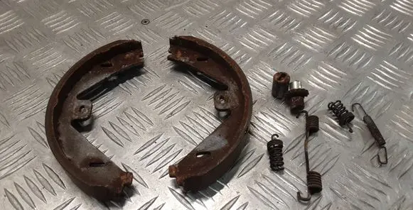Mercedes-Benz E W212 Drum brake (rear) 