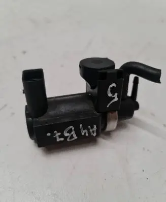 Audi A4 S4 B7 8E 8H Turbo solenoid valve 04T293 059906628A4324 2290315