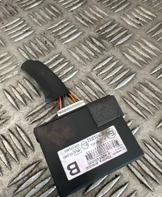 Toyota Avensis T270 Alarm control unit/module 8978005080 97RI012011 625510000