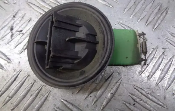 Skoda Fabia Mk1 (6Y) Heater blower fan relay 