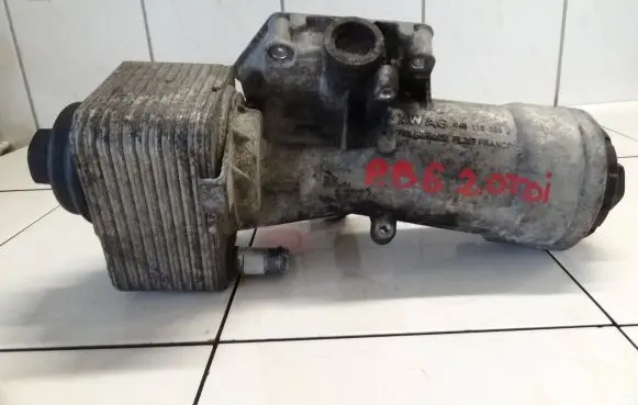 Volkswagen PASSAT B6 Oil filter cover 045115389J