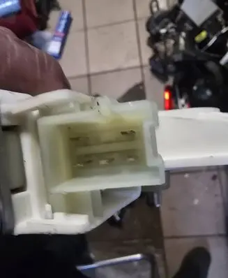 Mercedes-Benz C W204 Front door window regulator motor 0130822503