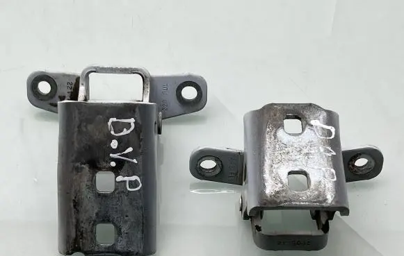 Opel Meriva B Front door hinge set 3A083600 017B1A3E