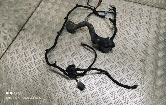 Jeep Cherokee Front door wiring loom 68292265AA