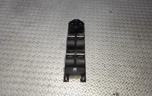 Ford Mondeo MK IV Electric window control switch 7S7T14A132AB