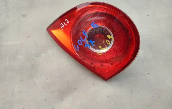 Volkswagen Golf V Tailgate rear/tail lights 1K6945093J 4VFX15K272AA