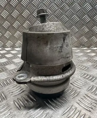 Engine mount bracket