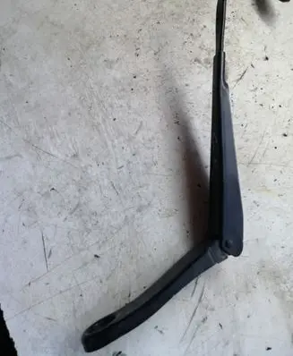 Volvo XC70 Windshield/front glass wiper blade 31276005