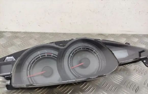 Toyota Verso Speedometer (instrument cluster) 838000FA71