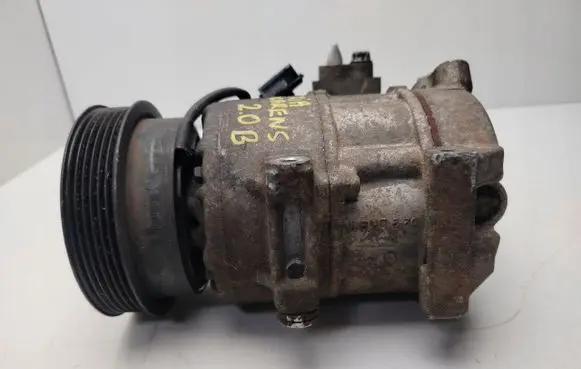 KIA Carens II Air conditioning (A/C) compressor (pump) 977011D200