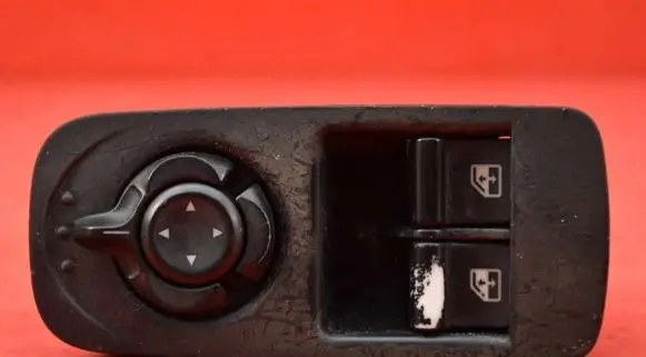 Alfa Romeo Mito Electric window control switch B569