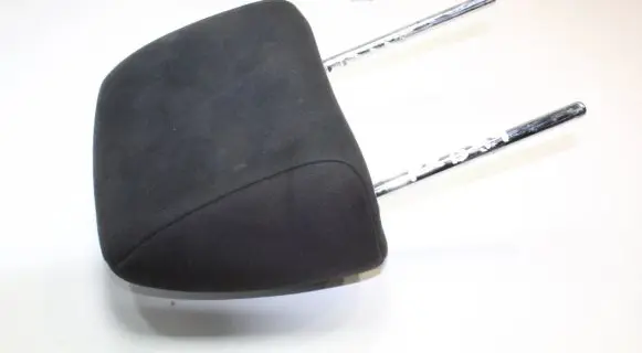 Nissan Juke I F15 Front seat headrest 