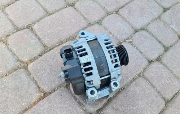 Opel Insignia B Generator/alternator 39122547