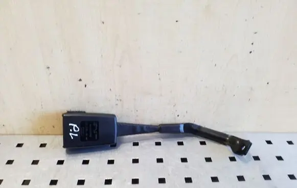 Audi TT TTS Mk2 Front seatbelt buckle 8P0857755E